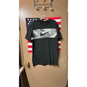 Nike Dri-Fit Mens Urban Camo Logo T-Shirt Sz. Medium